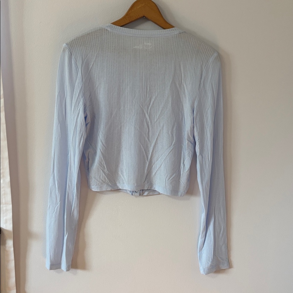 NWT aerie Pale Blue Ribbed Button-Front Cropped Long Sleeve Top - Picture 4 of 4